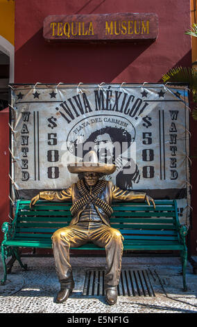 Brave homme mexicain en costume traditionnel, Mexique Banque D'Images