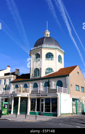 Worthing West Sussex UK - la célèbre cathédrale cinéma sur le front qui apparaît dans le film 'Wish You Were Here' Banque D'Images