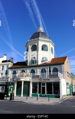 Worthing West Sussex UK - la célèbre cathédrale cinéma sur le front qui apparaît dans le film 'Wish You Were Here' Banque D'Images