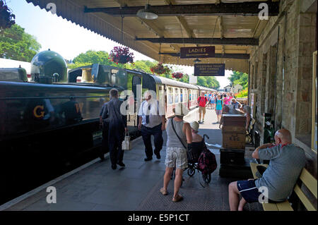 Général sur la station de Bodmin Bodmin et Wenford Railway, Cornwall, UK Banque D'Images