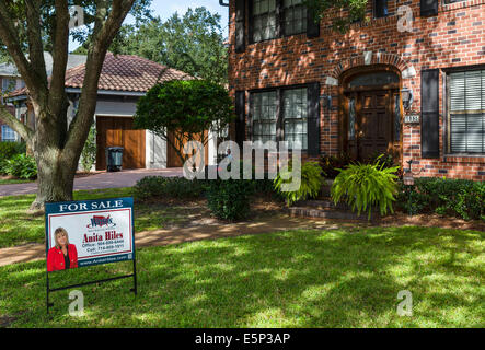 A vendre enseigne à l'extérieur d'une propriété haut de gamme sur San Marco Boulevard, quartier de San Marco, Jacksonville, Florida, USA Banque D'Images