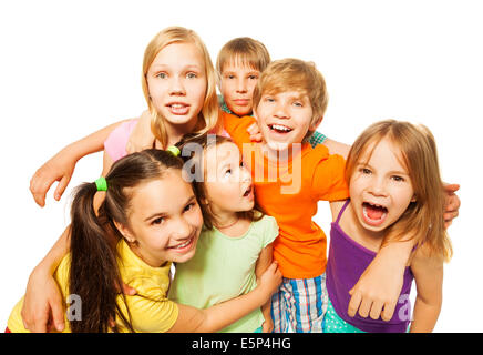 Photo de groupe d'un six enfants Banque D'Images