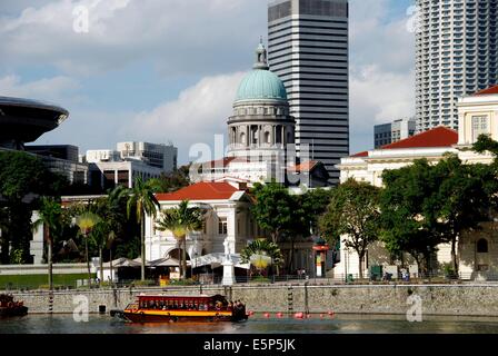 Singapour : Voir le long de la rivière Singapour avec excursion en bateau au Raffles Landing Banque D'Images