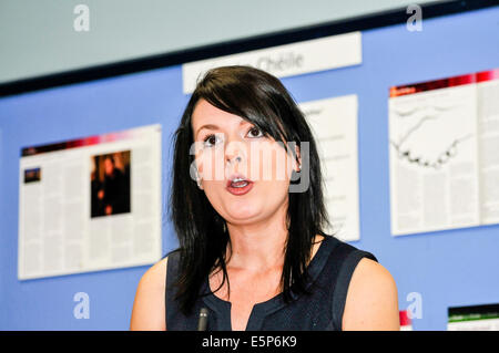 Belfast, Irlande du Nord. 4e août, 2014. Grainne Teggart d'Amnesty International Crédit : Stephen Barnes/Alamy Live News Banque D'Images