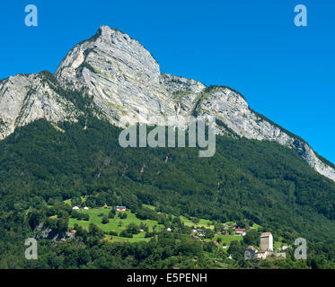 Montagne Gonzen, avec château Schloss Sargans Sargans, ci-dessous, canton de St-Gall, Suisse Banque D'Images