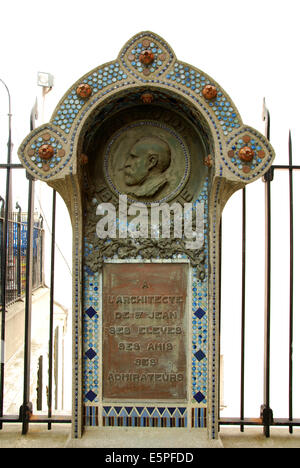 Mémorial pour Anatole de Baudot, architecte de l'église de Saint Jean l Evangeliste Montmartre, Paris France Europe Banque D'Images