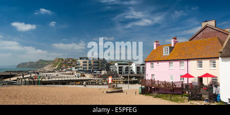 Royaume-uni l'Angleterre, dans le Dorset, West Bay, maisons colorées sur front de mer Banque D'Images