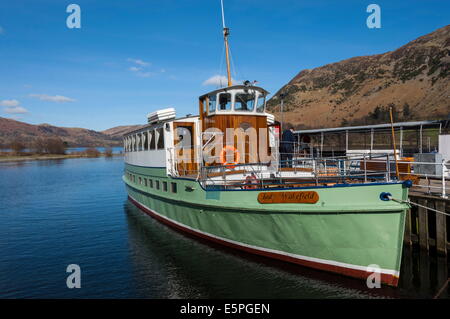 Plaisir tourisme cruiser Dame Wakefield à Ullswater, le lac Ullswater, Parc National de Lake District, Cumbria, England, UK Banque D'Images