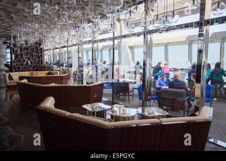 Bar l'ozone (la plus haute au monde) dans le Ritz Carlton à l'intérieur de la CCI, Kowloon, Hong Kong, Chine, Asie Banque D'Images