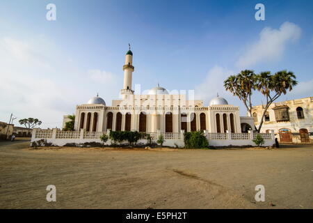 Grande mosquée dans la vieille ville de port de Massawa, l'Erythrée, l'Afrique Banque D'Images