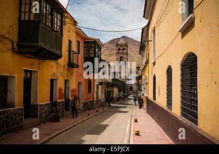 Scène de rue, Potosi, Site du patrimoine mondial de l'UNESCO, le sud de l'Altiplano, Bolivie, Amérique du Sud Banque D'Images