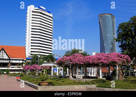 Medeka Square et gratte-ciel, Kuala Lumpur, Malaisie, Asie du Sud, Asie Banque D'Images