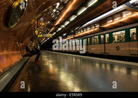 Arts et Métiers [ ] Arts et Métiers station de métro à Paris, France Banque D'Images