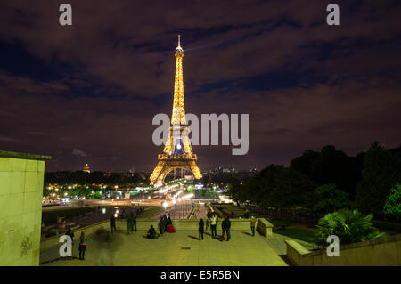 Vue de nuit de la Tour Eiffel, du Trocadéro, Paris, France Banque D'Images