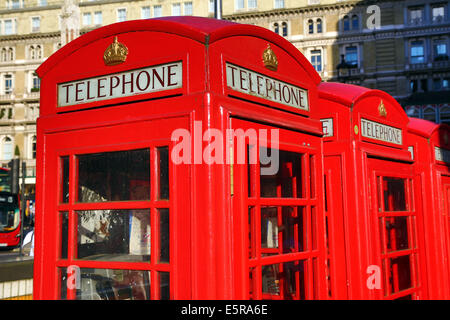 Boîte de téléphone rouge de Londres, Londres, Angleterre. Banque D'Images