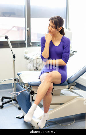 L'objet de consultations gynécologiques, femme de l'hôpital de Limoges, France. Banque D'Images