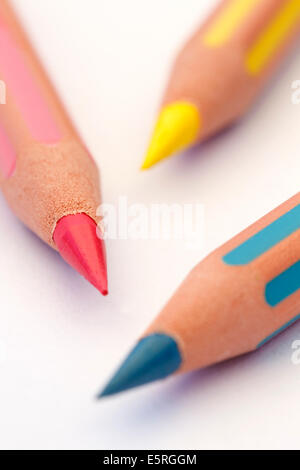 Crayons de couleur, studio shot. Banque D'Images