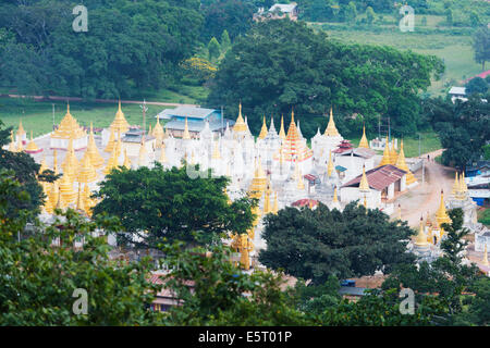 En Asie du sud-est, le Myanmar, Pindaya, Nget Pyaw Taw Pagoda Banque D'Images