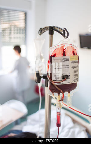 La transfusion sanguine, l'hôpital d'Angoulême, France, Banque D'Images