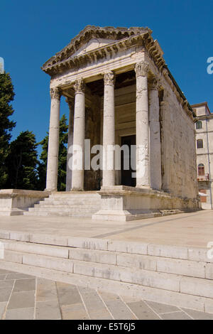 Le temple romain d'août à Pula, Croatie. Banque D'Images