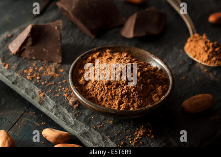 Poudre de cacao biologique des matières premières utilisées pour la cuisson Banque D'Images