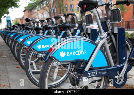 2014 - une rangée de Barclays de location de bicyclettes dans le centre de Londres Banque D'Images