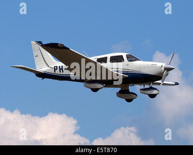 PH-CJC Piper PA-28-181 Archer III à Hilversum (EHHV), Photo1 Banque D'Images