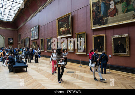 Les visiteurs du Musée du Louvre, Paris, France Banque D'Images