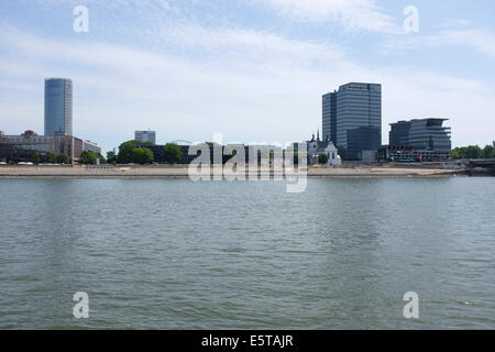 Bord du Rhin à Cologne, Allemagne Banque D'Images