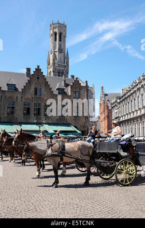 Arrêt de calèche dans la vieille ville de Bruges, Belgique Banque D'Images