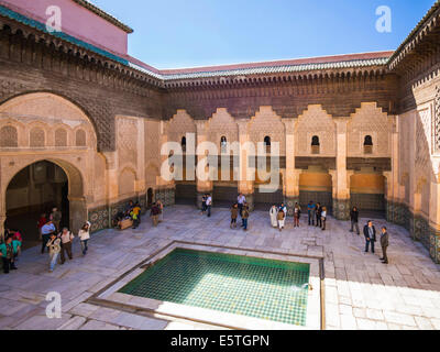 Cour intérieure, Medersa Ben Youssef, centre historique, Marrakech, Marrakech-Tensift-Al Haouz, Maroc Banque D'Images