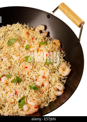 Vert sauté au wok riz thaï aux crevettes OU LES CREVETTES Banque D'Images