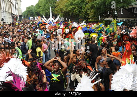 Les foules au Notting Hill Carnival 2012 Banque D'Images