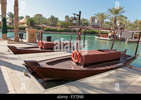 Dubaï, Émirats arabes unis - 7 novembre, 2013 : une vue générale du premier hôtel de luxe 7 étoiles Burj Al Arab 'Tour des Arabes", un Banque D'Images