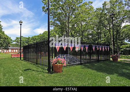 Monument de Nikola Tesla à son laboratoire de recherche Wardenclyffe Rock Point Long Island New York Banque D'Images