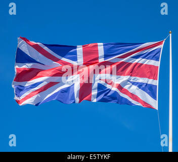 Union Jack Union Jack qui souffle dans le vent fort Banque D'Images