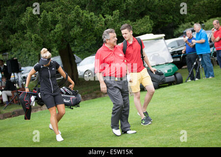 Tony Jacklin à Nailcote Hall dans le Warwickshire, Royaume-Uni. 6 Août, 2014. Aliments à la ferme par 3 au Championnat Britannique Nailcote Hall dans le Warwickshire uk pour pro,amatuer et célébrités Crédit : Steven re/Alamy Live News Banque D'Images