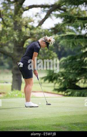 Charley Hull à Nailcote Hall dans le Warwickshire, Royaume-Uni. 6 Août, 2014. Aliments à la ferme par 3 au Championnat Britannique Nailcote Hall dans le Warwickshire uk pour pro,amatuer et célébrités Crédit : Steven re/Alamy Live News Banque D'Images