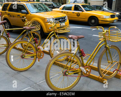 Gramercy Park Hotel de New York, des vélos d'Or Banque D'Images