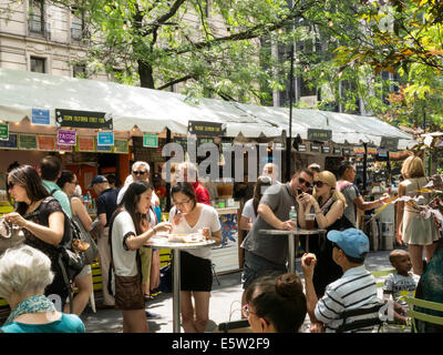 Morsures 'Broadway' Événement dans Greeley Square Park, NYC Banque D'Images