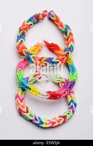 Trois bandes bracelets colorés loom Banque D'Images