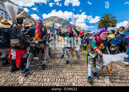 Pisac, Pérou - Juillet 16, 2013 : Virgen del Carmen parade dans les Andes péruviennes à Pisac Pérou le 16 juillet, 2013 Banque D'Images