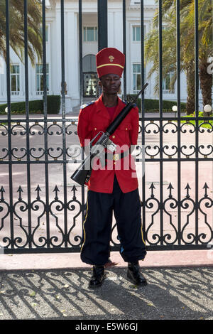 Garde à l'extérieur du Palais présidentiel, Dakar, Sénégal Banque D'Images