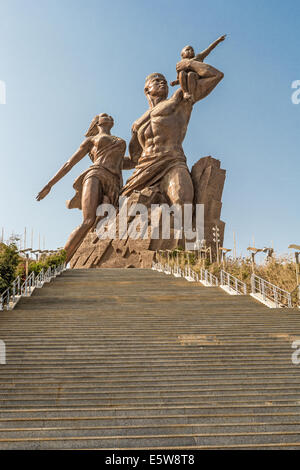 Monument de la Renaissance africaine, Dakar, Sénégal en commémoration de l'esclavage, fait de cuivre Banque D'Images