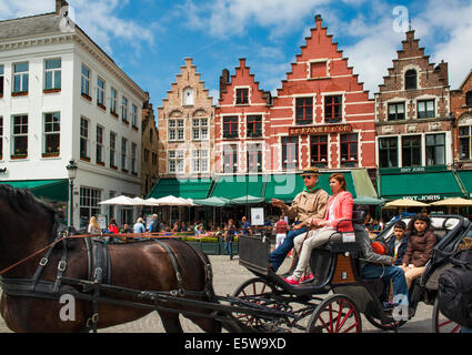 Côté nord markt, la place du marché de Bruges, Belgique Banque D'Images