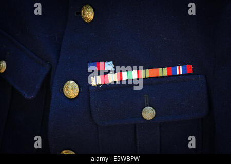 Royal Marine sur rubans médaille R.M. bleu uniforme, Star, Star de l'Afrique de l'Italie, Médaille de la Défense, Médaille de guerre Banque D'Images