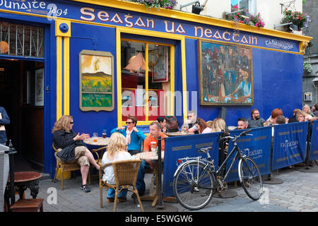 IRISH PUB QUAY STREET GALWAY IRLANDE EXTÉRIEUR Banque D'Images