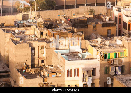 Le Caire, Égypte - toitures de bâtiments des taudis au centre-ville de Cairo city center Banque D'Images