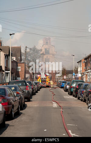 Melton Road, Leicester, UK. 7e août, 2014. Bouclés rues autour de la zone d'incendie à la suite de l'incendie. Credit : Andy Stafford/Alamy Live News Banque D'Images