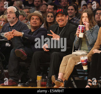 Vendredi 31 janvier 2014, à l'Célébrités Lakers jeu. Charlotte Bobcats Pacers a battu les Lakers de Los Angeles par le score final de 110-100 au Staples Center de Los Angeles CA avec : George Lopez,Danny Trejo,Lorraine Nicholson Où : Los Angeles Cal Banque D'Images